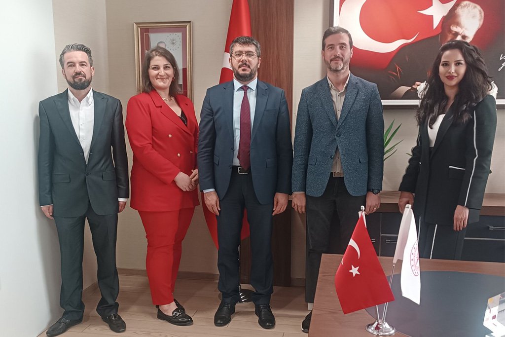 Sağlık  Bilgi Sistemleri Genel Müdürlüğü'ne Atanan Sayın Şali Yıldırım'a HBYS Derneği Yönetim Kurulu Olarak Hayırlı Olsun Ziyaretinde Bulunduk.