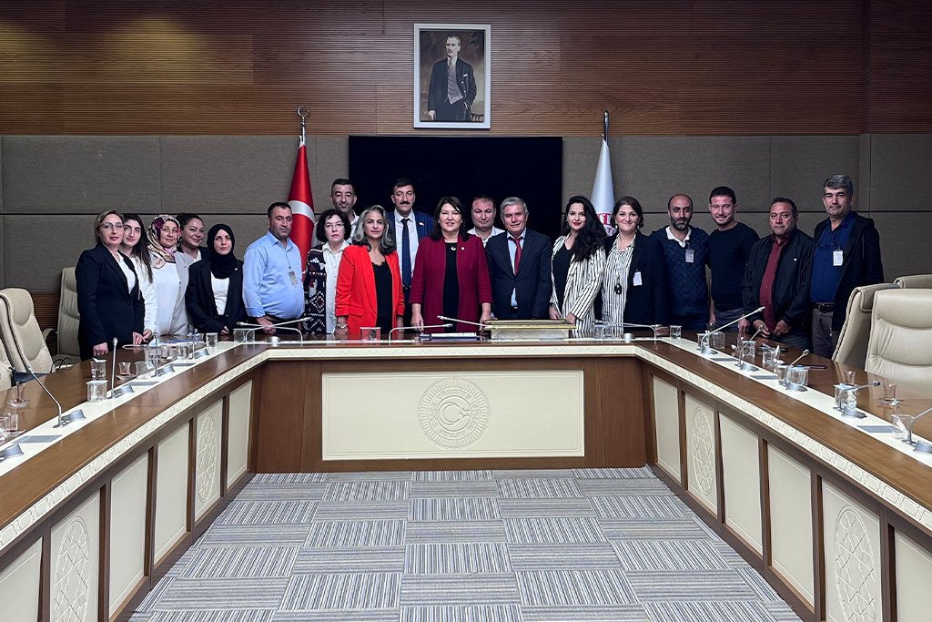 28. Dönem Ak Parti Adana Milletvekili / Tbmm Dilekçe Komisyonu Başkanı Sunay Karamık'ı Ziyaretimiz